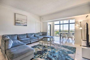 Less Than 1 Mi to Siesta Key Beach Condo with Pool